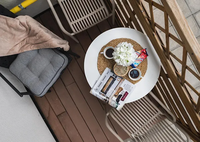 Sancova With Outdoor Seating 브라티슬라바