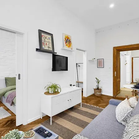 Sancova With Outdoor Seating Apartamento Bratislava